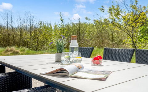Dagny - 300M from the Sea: Meubilair, Buitenmeubels, Tableware, Tafel, Drinkware, Stoel, Buitentafel, Voedsel, Fles