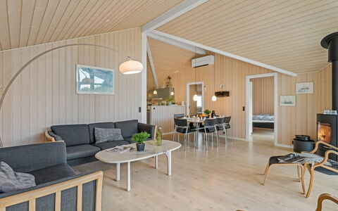 Dagny - 300M from the Sea: Meubilair, Buitenmeubels, Tableware, Tafel, Drinkware, Stoel, Buitentafel, Voedsel, Fles