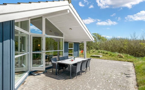 Dagny - 300M from the Sea: Meubilair, Buitenmeubels, Tableware, Tafel, Drinkware, Stoel, Buitentafel, Voedsel, Fles