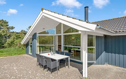 Dagny - 300M from the Sea: Meubilair, Buitenmeubels, Tableware, Tafel, Drinkware, Stoel, Buitentafel, Voedsel, Fles