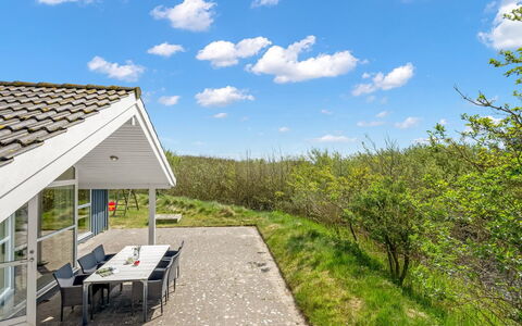 Dagny - 300M from the Sea: Meubilair, Buitenmeubels, Tableware, Tafel, Drinkware, Stoel, Buitentafel, Voedsel, Fles