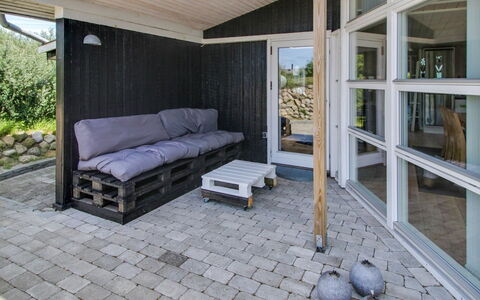 Aatos - 500M from the Sea: Hout, Flooring, Verdieping, Deur, Meubilair, Samengesteld Materiaal, Plafond, Veranda, Schaduw, Hardwood