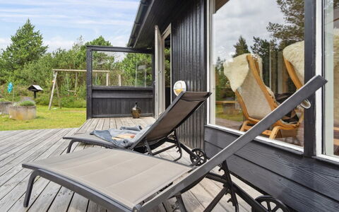 Elin - 3Km from the Sea: Dak, Land Lot, Verblijf, Huis, Landelijk Gebied, Schuur, Siding, Garden Gebouwen, Blokhut, Hut