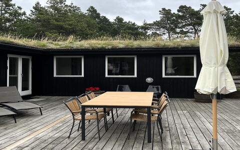Elin - 3Km from the Sea: Dak, Land Lot, Verblijf, Huis, Landelijk Gebied, Schuur, Siding, Garden Gebouwen, Blokhut, Hut