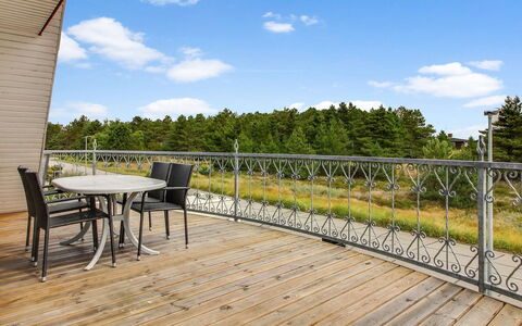 Lissa - 2.4Km from the Sea: Meubilair, Interieur Ontwerp, Stoel, Flooring, Tafel, Toevlucht, Verdieping, Plafond, Kamer, Eco Hotel