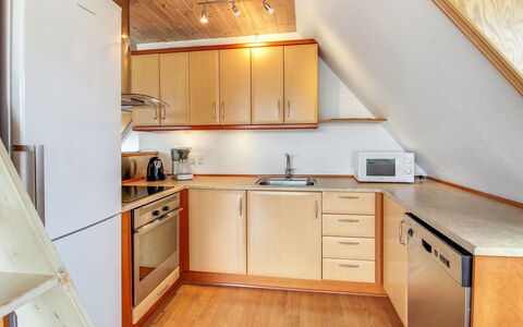 Lissa - 2.4Km from the Sea: Meubilair, Interieur Ontwerp, Stoel, Flooring, Tafel, Toevlucht, Verdieping, Plafond, Kamer, Eco Hotel