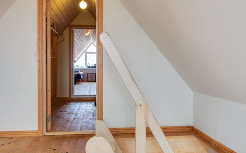 Lissa - 2.4Km from the Sea: Meubilair, Interieur Ontwerp, Stoel, Flooring, Tafel, Toevlucht, Verdieping, Plafond, Kamer, Eco Hotel