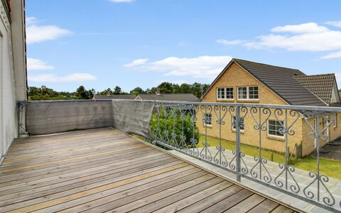 Lissa - 2.4Km from the Sea: Meubilair, Interieur Ontwerp, Stoel, Flooring, Tafel, Toevlucht, Verdieping, Plafond, Kamer, Eco Hotel