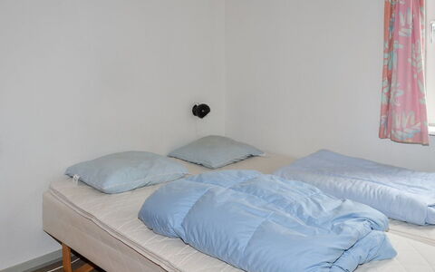 Urmas - 1Km from the Sea: Bed, Slaapkamer, Meubilair, Laken, Bedding, Linens, Verdieping, Textiel, Interieur Ontwerp, Verlichting
