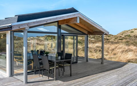 Hristina - 200M from the Sea: Dak, Land Lot, Verblijf, Huis, Landelijk Gebied, Schuur, Siding, Garden Gebouwen, Blokhut, Hut