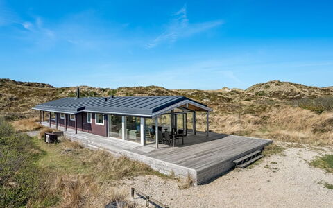 Hristina - 200M from the Sea: Dak, Land Lot, Verblijf, Huis, Landelijk Gebied, Schuur, Siding, Garden Gebouwen, Blokhut, Hut