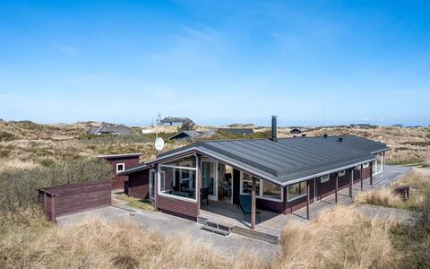 Hristina - 200M from the Sea: Dak, Land Lot, Verblijf, Huis, Landelijk Gebied, Schuur, Siding, Garden Gebouwen, Blokhut, Hut