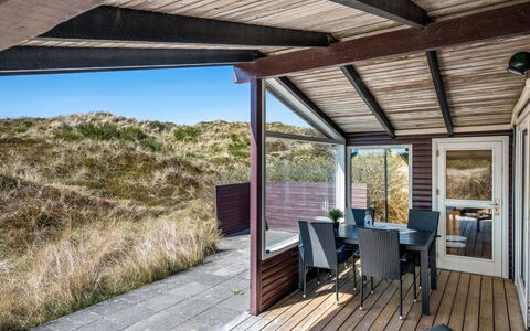 Hristina - 200M from the Sea: Dak, Land Lot, Verblijf, Huis, Landelijk Gebied, Schuur, Siding, Garden Gebouwen, Blokhut, Hut