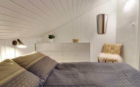 Eliene - 500M from the Sea: Interieur Ontwerp, Slaapkamer, Meubilair, Bed, Muur, Hout, Plafond, Lichte Inrichting, Flooring, Bedding