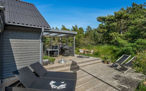 Eliene - 500M from the Sea: Plafond, Flooring, Interieur Ontwerp, Verdieping, Samengesteld Materiaal, Meubilair, Toevlucht, Hotel, Ontwerp, Daylighting