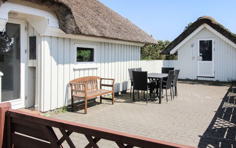 Angelika - 1.6Km from the Sea: Meubilair, Interieur Ontwerp, Stoel, Flooring, Tafel, Toevlucht, Verdieping, Plafond, Kamer, Eco Hotel