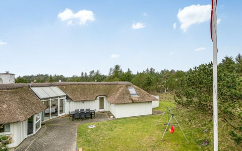 Angelika - 1.6Km from the Sea: Meubilair, Interieur Ontwerp, Stoel, Flooring, Tafel, Toevlucht, Verdieping, Plafond, Kamer, Eco Hotel