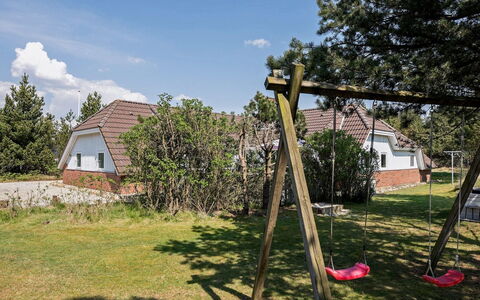 Tuula - 1Km from the Sea: Dak, Huis, Huis, Verblijf, Siding, Landgoed, Oprit, Garden Gebouwen, Werf, Schuur