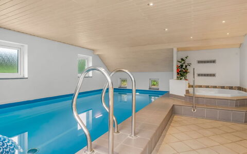 Tuula - 1Km from the Sea: Dak, Huis, Huis, Verblijf, Siding, Landgoed, Oprit, Garden Gebouwen, Werf, Schuur