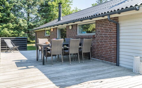 Elinbjörn - 1Km from the Sea: Huis, Huis, Dak, Woongebied, Verblijf, Landgoed, Boerderij, Gazon, Landscaping, Siding