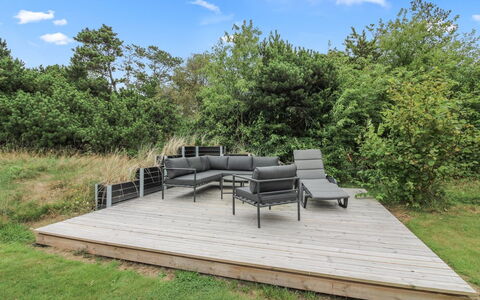 Yuma - 1Km from the Sea: Hout, Dak, Architectuur, Huis, Huis, Verblijf, Siding, Hardwood, Helling, Landgoed