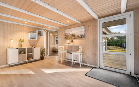 Yuma - 1Km from the Sea: Hout, Dak, Architectuur, Huis, Huis, Verblijf, Siding, Hardwood, Helling, Landgoed