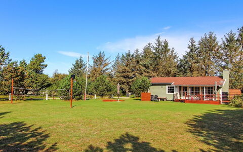 Botilde - 1Km from the Sea: Dak, Land Lot, Verblijf, Huis, Landelijk Gebied, Schuur, Siding, Garden Gebouwen, Blokhut, Hut