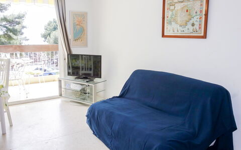 La Calanque D'Or: Meubilair, Kamer, Slaapkamer, Eigendom, Verdieping, Laken, Bed, Interieur Ontwerp, Onroerend Goed, Huis