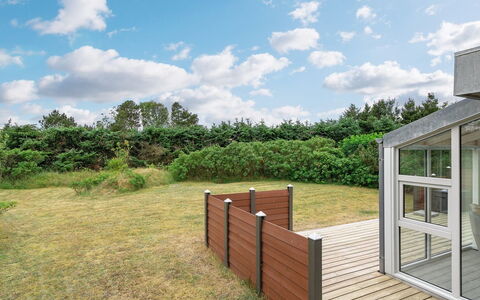 Skakke - 900M from the Sea: Gras, Land Lot, Tuin, Gazon, Werf, Weide, Backyard, Garden Gebouwen, Landscaping, Hardwood