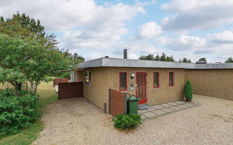 Skakke - 900M from the Sea: Dak, Struik, Huis, Verblijf, Land Lot, Huis, Tuin, Deur, Groundcover, Backyard