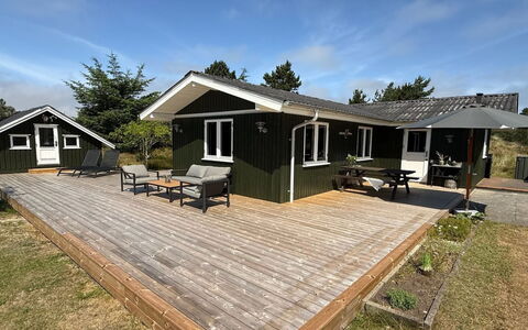 Absolon - 1.5Km from the Sea: Huis, Huis, Dak, Verblijf, Siding, Schaduw, Landgoed, Veranda, Hardwood, Garden Gebouwen