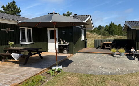 Absolon - 1.5Km from the Sea: Dak, Land Lot, Schaduw, Verblijf, Huis, Buitenmeubels, Buitentafel, Gazon, Backyard, Tuin