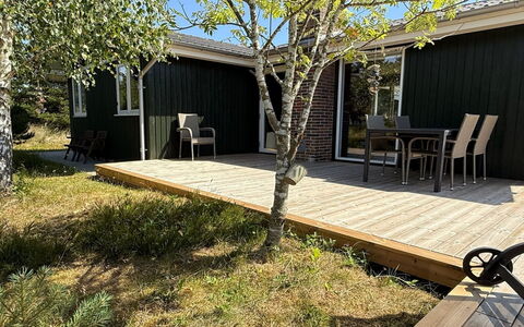 Absolon - 1.5Km from the Sea: Hout, Hardwood, Beits, Plank, Dek, Backyard, Schaduw, Siding, Tuin, Houten Vloer