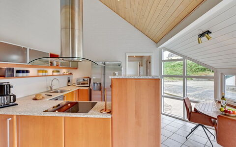 Gidsken - 30M from the Sea: Interieur Ontwerp, Keuken, Flooring, Hout, Plafond, Countertop, Verdieping, Meubilair, Cabinetry, Kamer