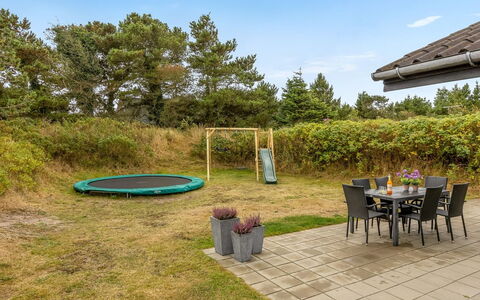 Gillis - 900M from the Sea: Gras, Land Lot, Tuin, Gazon, Schaduw, Landscaping, Backyard, Weide, Werf, Park