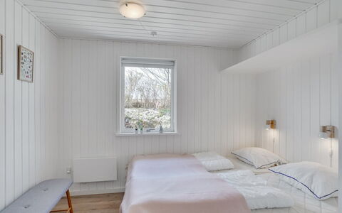 Gillis - 900M from the Sea: Hout, Plafond, Slaapkamer, Flooring, Huis, Verdieping, Bedding, Bed, Plank, Laken