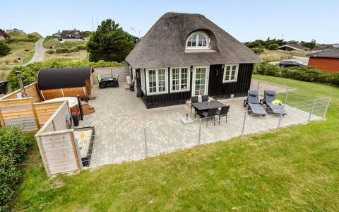 Ulva - 400M from the Sea: Architectuur, Dak, Huis, Samengesteld Materiaal, Daylighting, Siding, Oprit