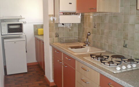 Le Grand Vallon: Eigendom, Kamer, Cabinetry, Major Appliance, Keuken, Countertop, Meubilair, Tegel, Wastafel, Fornuis