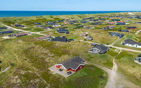 Emelie - 200M from the Sea: Architectuur, Dak, Huis, Samengesteld Materiaal, Daylighting, Siding, Oprit