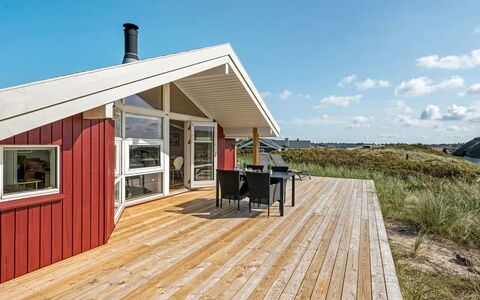Emelie - 200M from the Sea: Architectuur, Dak, Huis, Samengesteld Materiaal, Daylighting, Siding, Oprit