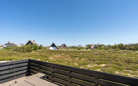 Eliena - 500M from the Sea: Dak, Land Lot, Verblijf, Huis, Landelijk Gebied, Schuur, Siding, Garden Gebouwen, Blokhut, Hut