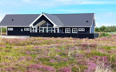 Eliena - 500M from the Sea: Dak, Land Lot, Verblijf, Huis, Landelijk Gebied, Schuur, Siding, Garden Gebouwen, Blokhut, Hut