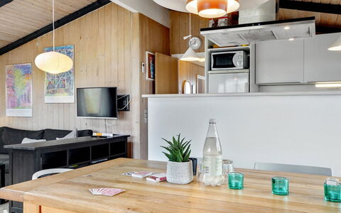 Friedel - 150M from the Sea: Meubilair, Interieur Ontwerp, Lichte Inrichting, Hout, Plafond, Flooring, Keuken, Verlichting, Verdieping, Kamer