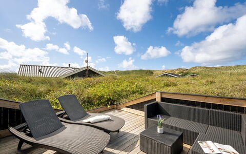 Friedel - 150M from the Sea: Dak, Land Lot, Verblijf, Huis, Landelijk Gebied, Schuur, Siding, Garden Gebouwen, Blokhut, Hut