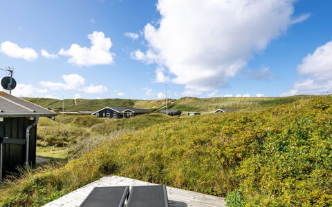 Friedel - 150M from the Sea: Dak, Land Lot, Verblijf, Huis, Landelijk Gebied, Schuur, Siding, Garden Gebouwen, Blokhut, Hut