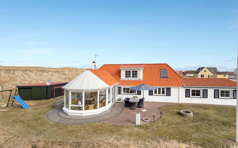 Pauli - 75M from the Sea: Huis, Dak, Huis, Verblijf, Schuur, Garden Gebouwen, Siding, Werf, Blokhut, Hut