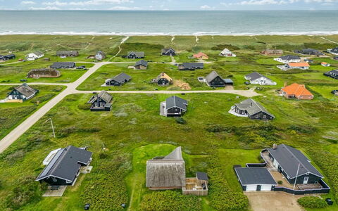 Balthasar - 200M from the Sea: Hout, Dak, Architectuur, Huis, Huis, Verblijf, Siding, Hardwood, Helling, Landgoed
