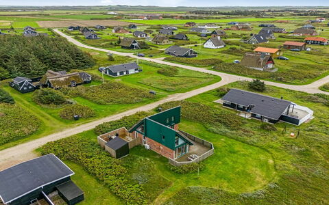 Balthasar - 200M from the Sea: Hout, Dak, Architectuur, Huis, Huis, Verblijf, Siding, Hardwood, Helling, Landgoed