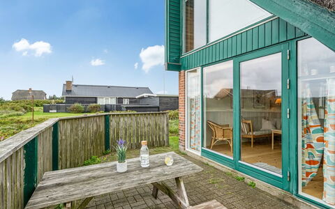 Balthasar - 200M from the Sea: Hout, Dak, Architectuur, Huis, Huis, Verblijf, Siding, Hardwood, Helling, Landgoed