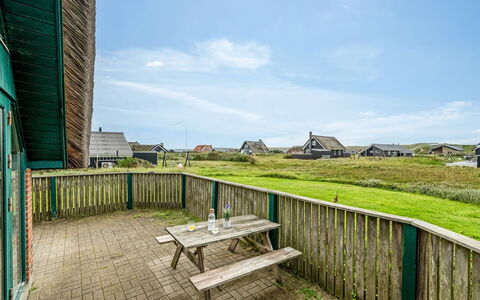 Balthasar - 200M from the Sea: Hout, Dak, Architectuur, Huis, Huis, Verblijf, Siding, Hardwood, Helling, Landgoed